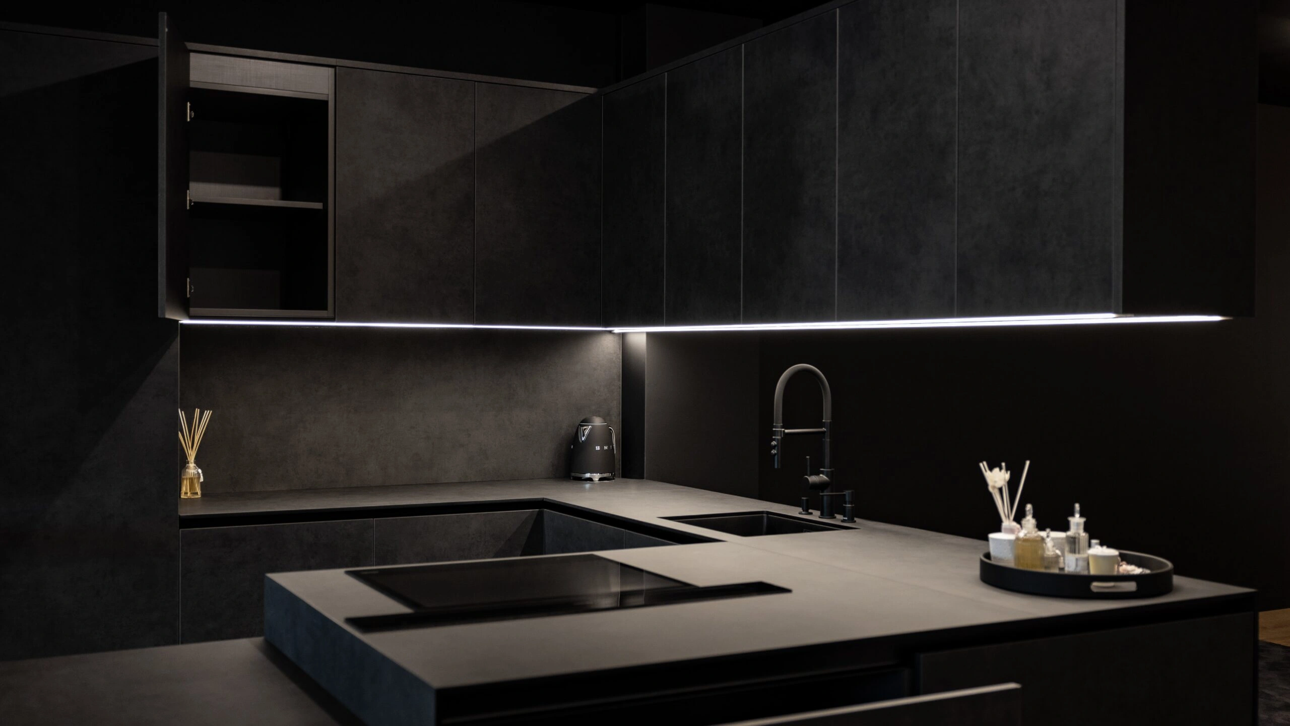 Cozinhas Pretas: Personalidade e Sofisticação